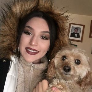 Meet your Posher, Crystal